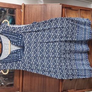 Blue and White Sleeveless Patterned Top